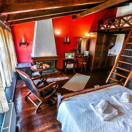 Oikoperiigitis Hotel Керкіні Екстер'єр фото