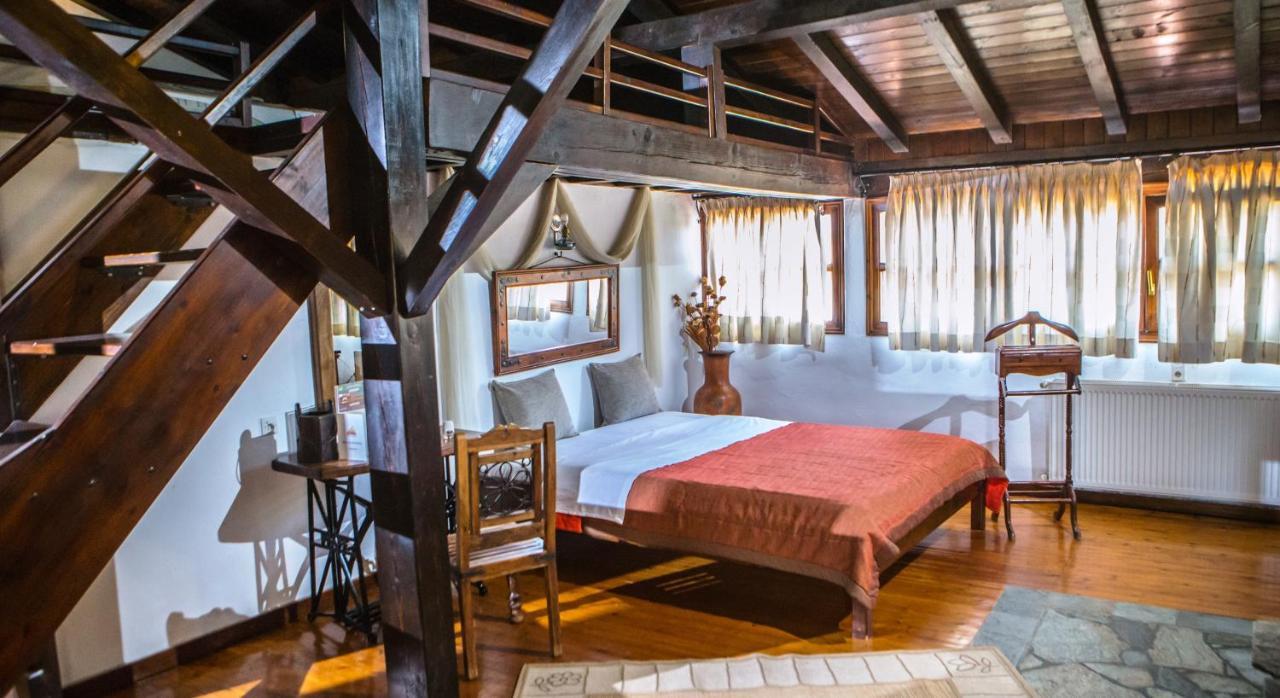 Oikoperiigitis Hotel Керкіні Екстер'єр фото