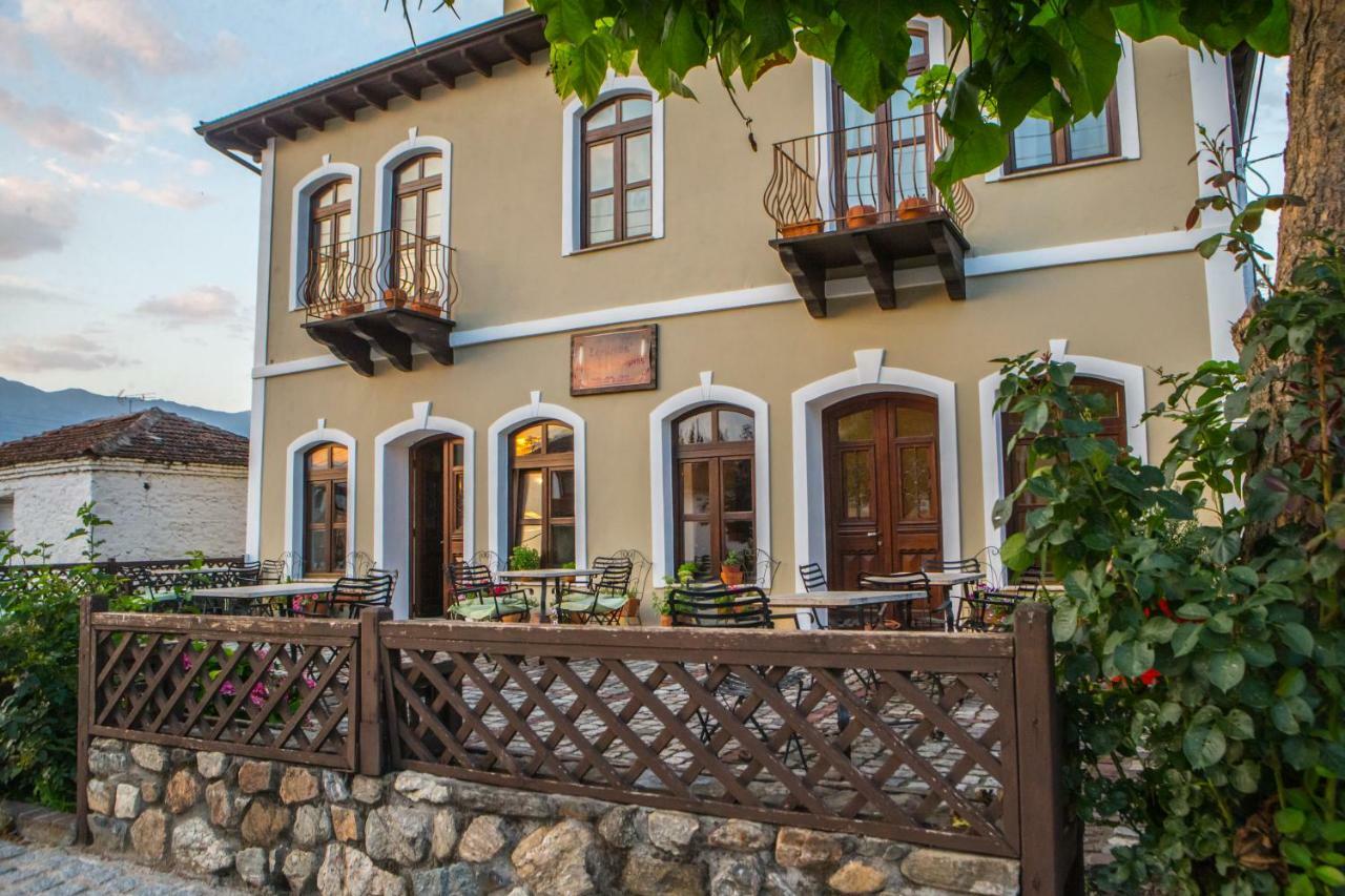 Oikoperiigitis Hotel Керкіні Екстер'єр фото