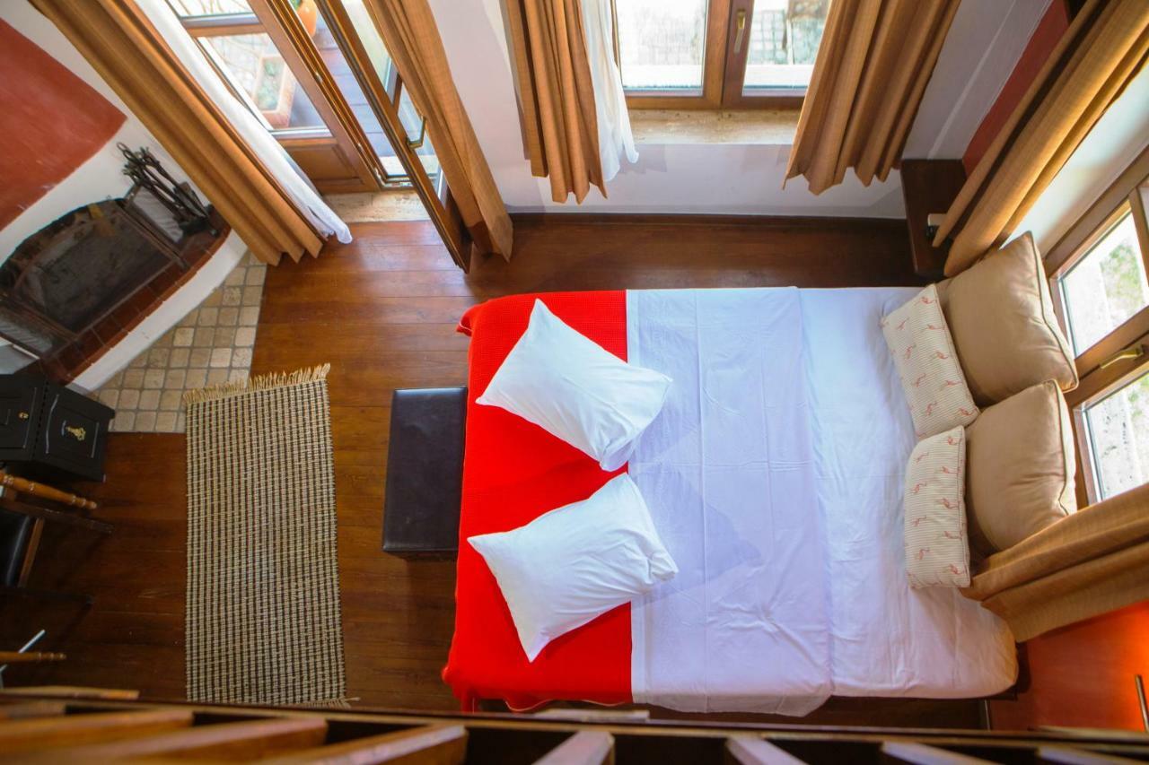 Oikoperiigitis Hotel Керкіні Екстер'єр фото