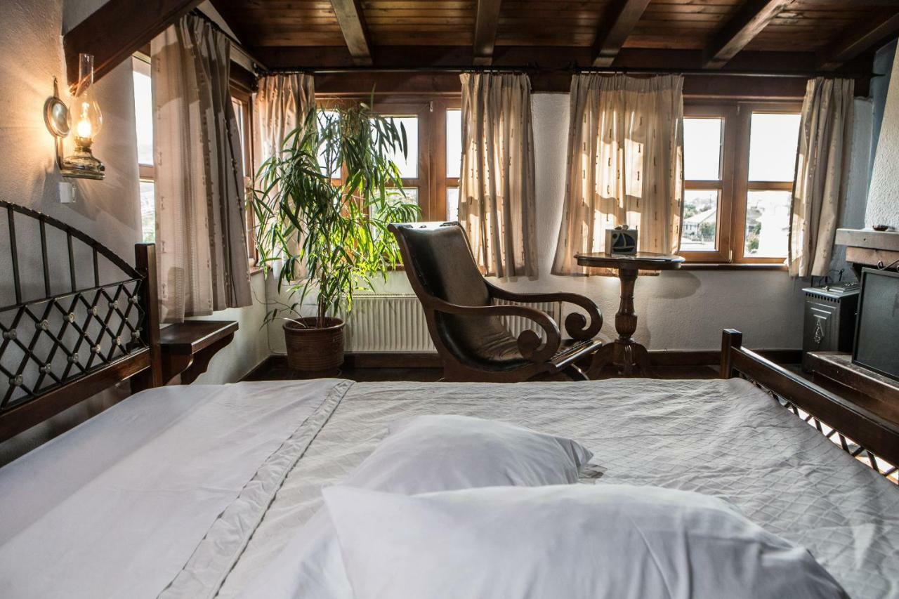 Oikoperiigitis Hotel Керкіні Екстер'єр фото