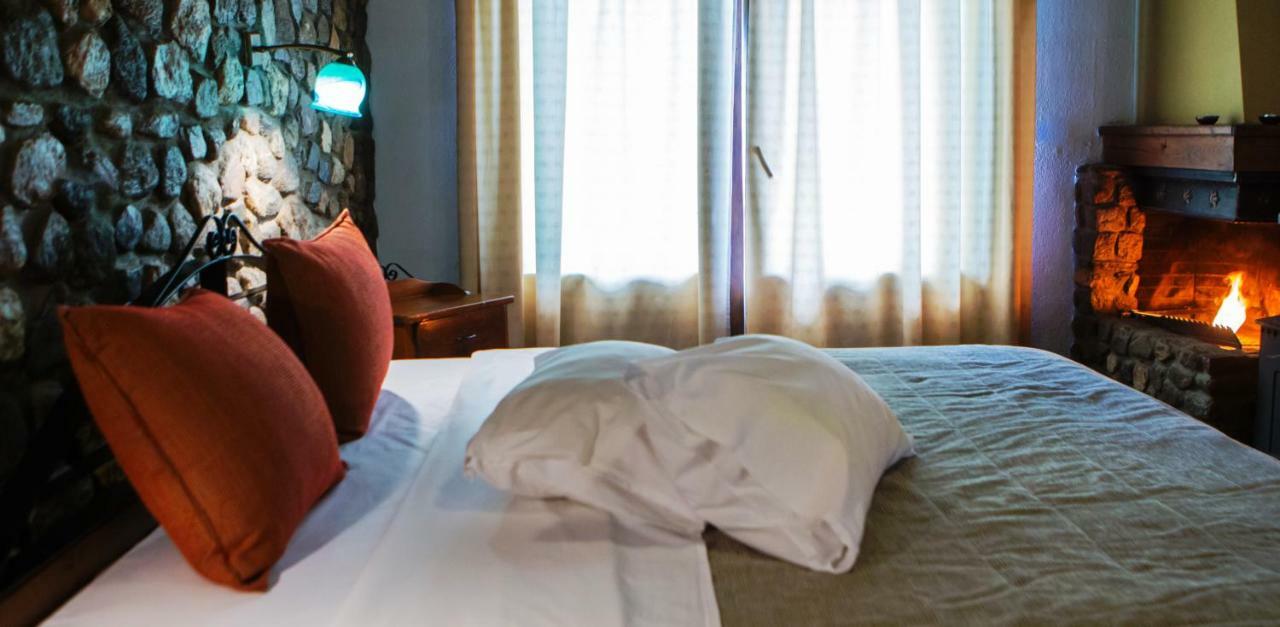 Oikoperiigitis Hotel Керкіні Екстер'єр фото